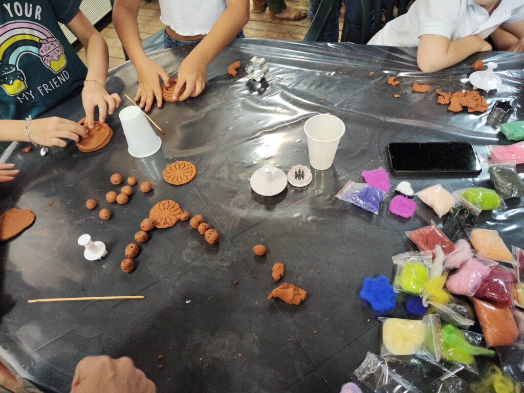 Laboratori didattici sulla lana e sull’argilla